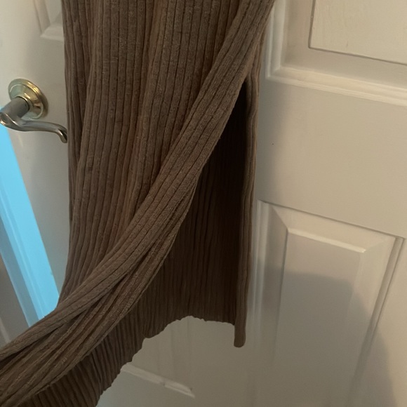 Naked Wardrobe Ribbed Long Sweater Dress with a Slit Size M - Picture 4 of 6